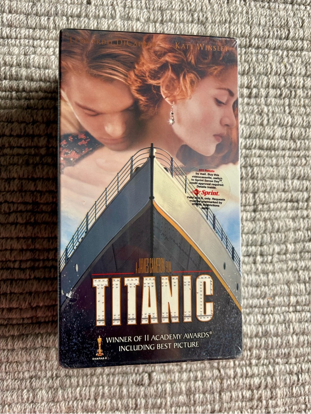 Factory Sealed Titanic VHS 2 tape movie (Leonardo DiCaprio, Kate Winslet)